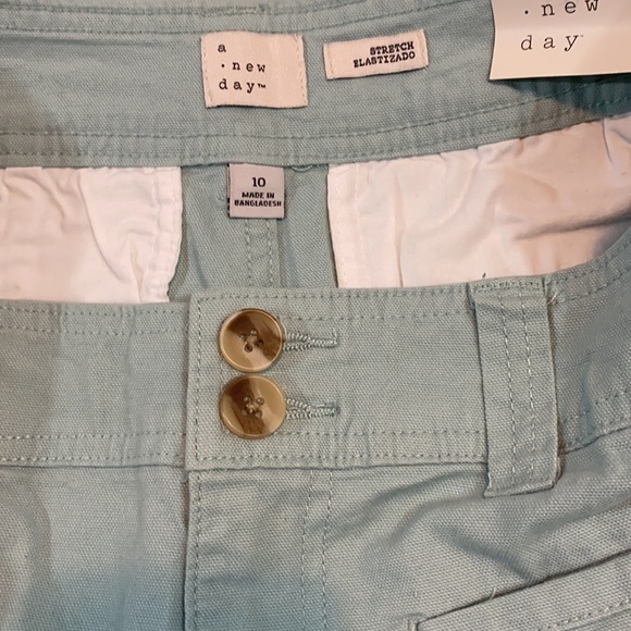 Wide Leg Crop Stretch Pant - Picture 4 of 5